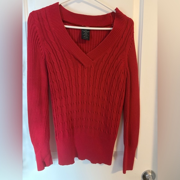 Red V-Neck Cable Knit Sweater - Picture 2 of 5
